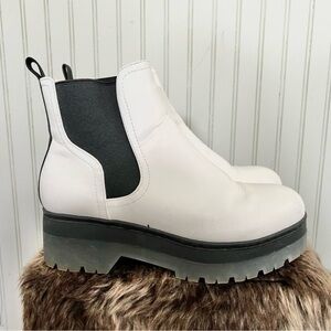 Mia Cayson Chelsea White Ankle Platform Leather Lug Boots